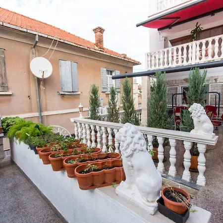 Mare Apartment *